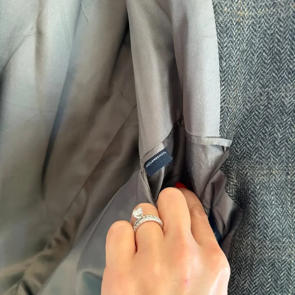 Brooks Brothers Lambswool Herringbone Single-Breasted Blazer Gray 43